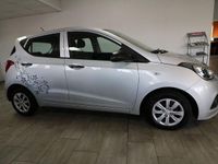 Gebraucht Hyundai i10 Classic 67 PS (49 kW) 2015 Silber Kleinwagen