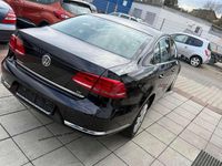 Gebraucht VW Passat Comfortline 105 PS (77 kW) 2013 Deep black perleffekt Limousine