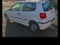 Gebraucht VW Polo 60 PS (44 kW) 2001 Weiß Limousine