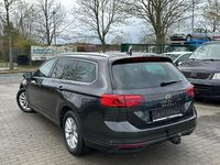 Gebraucht VW Passat 122 PS (89 kW) 2021 Grau Limousine