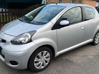 Gebraucht Toyota Aygo 68 PS (50 kW) 2012 Grau Kleinwagen