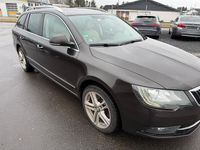 Gebraucht Skoda Superb Elegance 260 PS (191 kW) 2013 Braun Kombi
