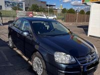 Gebraucht VW Jetta 140 PS (102 kW) 2010 Blau Limousine