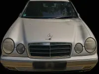 Gebraucht Mercedes E230 Elegance 150 PS (110 kW) 1996 Silber Limousine