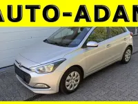 Gebraucht Hyundai i20 75 PS (55 kW) 2016 Silber/grau Limousine