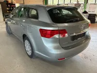 Gebraucht Toyota Avensis Sol 147 PS (108 kW) 2012 Silber Kombi