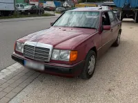Gebraucht Mercedes E220 150 PS (110 kW) 1992 Rot Limousine