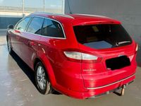 Gebraucht Ford Mondeo 140 PS (102 kW) 2013 Rot Kombi