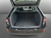 Gebraucht Skoda Superb Style 200 PS (147 kW) 2023 Blackmagic perleffekt Kombi