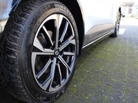 Gebraucht Renault Megane E-Tech Evolution 160 kW (218 PS) 2022 Gletscherweiss Kleinwagen