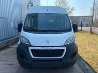 Gebraucht Peugeot Boxer 163 PS (119 kW) 2018 Weiß Van