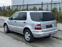 Gebraucht Mercedes ML270 163 PS (119 kW) 2004 Silber SUV