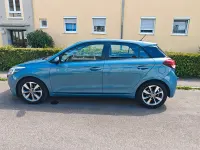 Gebraucht Hyundai i20 Style 75 PS (55 kW) 2015 Blau Kleinwagen