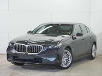 Gebraucht BMW 530e 299 PS (219 kW) 2024 Sophistograu brillanteffekt Limousine