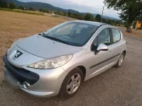 Gebraucht Peugeot 207 73 PS (53 kW) 2008 Silber Kleinwagen