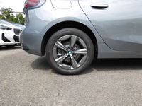 Gebraucht BMW 220 Active Tourer 170 PS (125 kW) 2024 Grau Van / Kleinbus