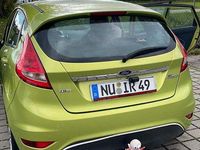 Gebraucht Ford Fiesta Ambiente 75 PS (55 kW) 2010 Grün Kleinwagen