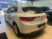 Gebraucht Renault Mégane Life 116 PS (85 kW) 2018 Weiß Limousine