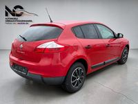 Gebraucht Renault Mégane 101 PS (74 kW) 2013 Rot Limousine