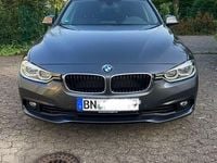 Gebraucht BMW 318 Advantage 136 PS (100 kW) 2019 Grau Kombi
