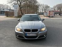 Gebraucht BMW 318 143 PS (105 kW) 2009 Grau Kombi
