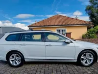 Gebraucht VW Passat Basis 122 PS (89 kW) 2023 Weiß Kombi