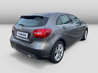 Gebraucht Mercedes A180 Urban 122 PS (89 kW) 2016 Mountaingrau  met. Limousine