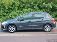 Gebraucht Peugeot 308 120 PS (88 kW) 2012 Grau Limousine
