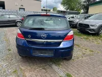 Second-hand Opel Astra 105 CP (77 kW) 2005 Argintiu Berlinǎ