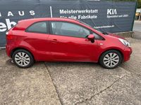 Gebraucht Kia Rio Edition 7 86 PS (63 kW) 2012 Rot Limousine