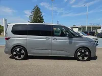 Gebraucht VW Multivan Life 150 PS (110 kW) 2025 Silber metallic Van / Kleinbus