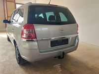 Gebraucht Opel Zafira Edition 140 PS (102 kW) 2011 Silber Van / Kleinbus