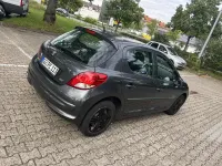 Gebraucht Peugeot 207 Forever 92 PS (67 kW) 2012 Grau Kleinwagen
