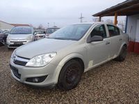 Używany Opel Astra Edition 116 KM (85 kW) 2009 Szary Sedan/Limuzyna