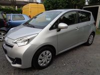 Gebraucht Toyota Verso 100 PS (73 kW) 2012 Silber Van / Kleinbus
