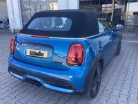 Gebraucht Mini Cooper S Classic 178 PS (130 kW) 2023 (blau)  island blue Kleinwagen