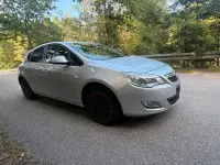 Gebraucht Opel Astra 110 PS (80 kW) 2012 Limousine