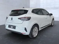 Używany Renault Clio V Evolution 67 KM (49 kW) 2024 Biały Sedan/Limuzyna