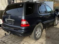 Gebraucht Mercedes ML270 163 PS (119 kW) 2001 Blau SUV