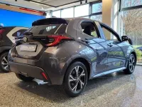 Gebraucht Toyota Yaris Hybrid Plus 116 PS (85 kW) 2024 Grau Limousine