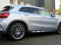 Gebraucht Mercedes GLA250 AMG line 211 PS (155 kW) 2019 Silber SUV