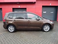Gebraucht VW Touran 150 PS (110 kW) 2016 Braun Van / Kleinbus