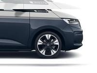 Neu VW Multivan Life 150 PS (110 kW) 2026 Weiß (candyweiß/ starlight blue metallic) Van