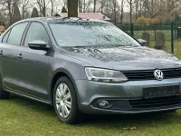 Używany VW Jetta 105 KM (77 kW) 2011 Szary Sedan/Limuzyna