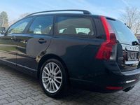 Gebraucht Volvo V50 Summum 109 PS (80 kW) 2010 Schwarz Kombi