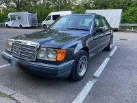 Gebraucht Mercedes E230 132 PS (97 kW) 1982 Schwarz Limousine