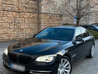 Second-hand BMW 730 258 CP (189 kW) 2014 Negru Berlinǎ