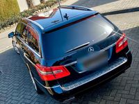 Gebraucht Mercedes E250 Avantgarde 204 PS (150 kW) 2012 Schwarz Kombi