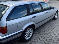Gebraucht BMW 316 Basis 102 PS (75 kW) 1998 Silber Kombi