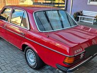 Gebraucht Mercedes E230 136 PS (100 kW) 1984 Rot Limousine